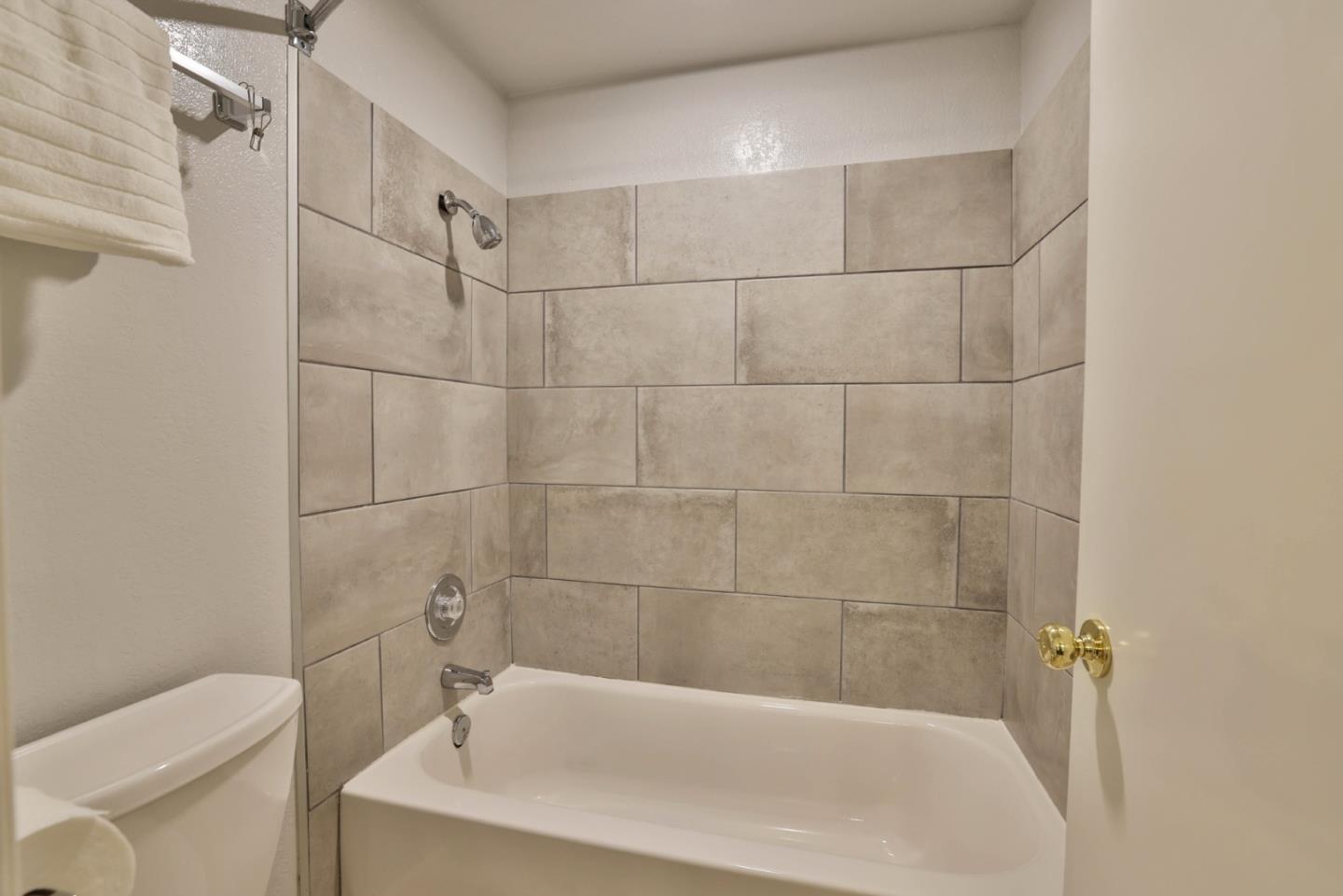 Photo #17: ML82036026 Listing: Photo #17