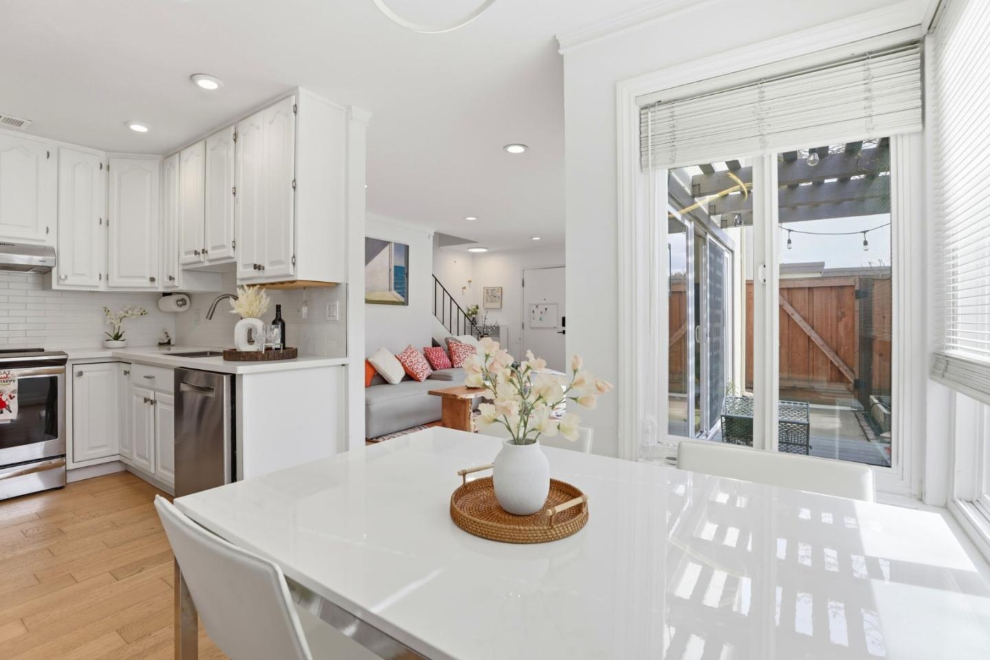 Detail Gallery Image 10 of 31 For 1558 Calle Enrique, Pleasanton,  CA 94566 - 3 Beds | 2 Baths