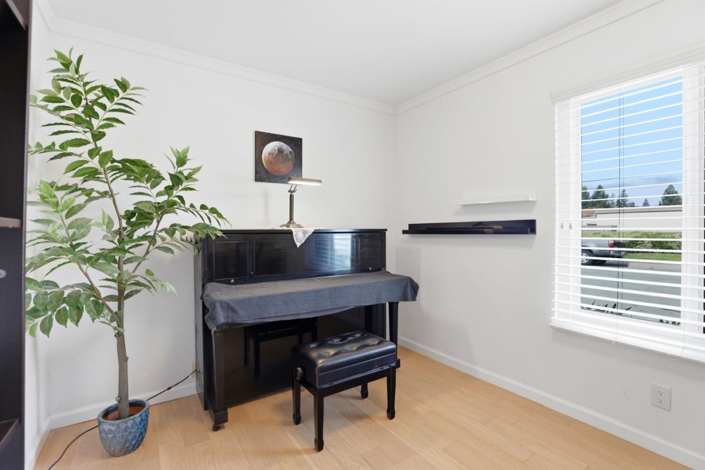 Detail Gallery Image 12 of 31 For 1558 Calle Enrique, Pleasanton,  CA 94566 - 3 Beds | 2 Baths