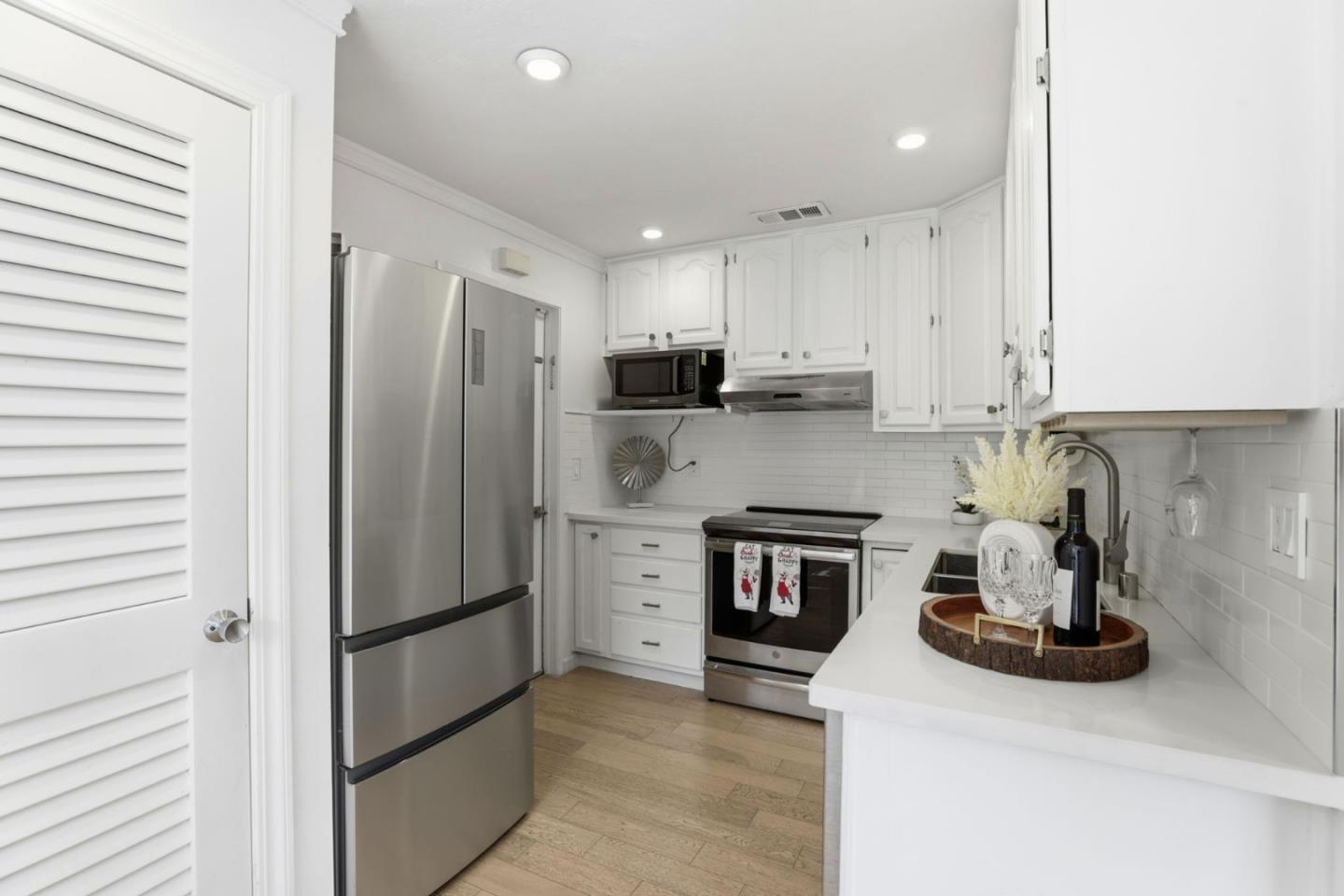 Detail Gallery Image 6 of 31 For 1558 Calle Enrique, Pleasanton,  CA 94566 - 3 Beds | 2 Baths