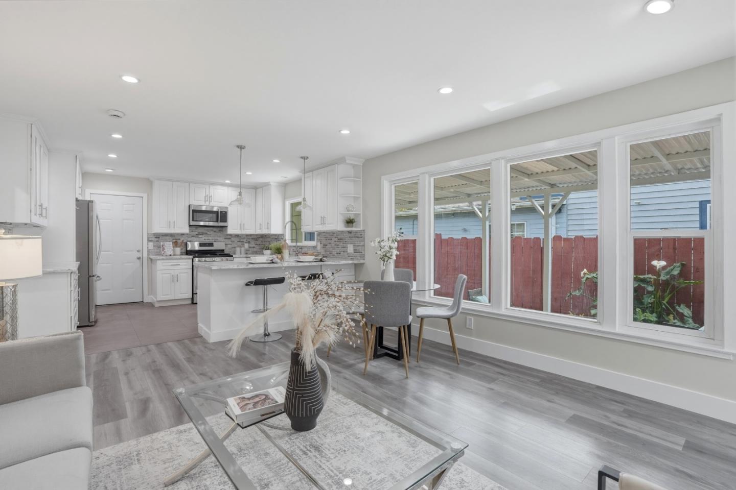 Detail Gallery Image 17 of 54 For 2115 Clarke Ave, East Palo Alto,  CA 94303 - 3 Beds | 1/1 Baths