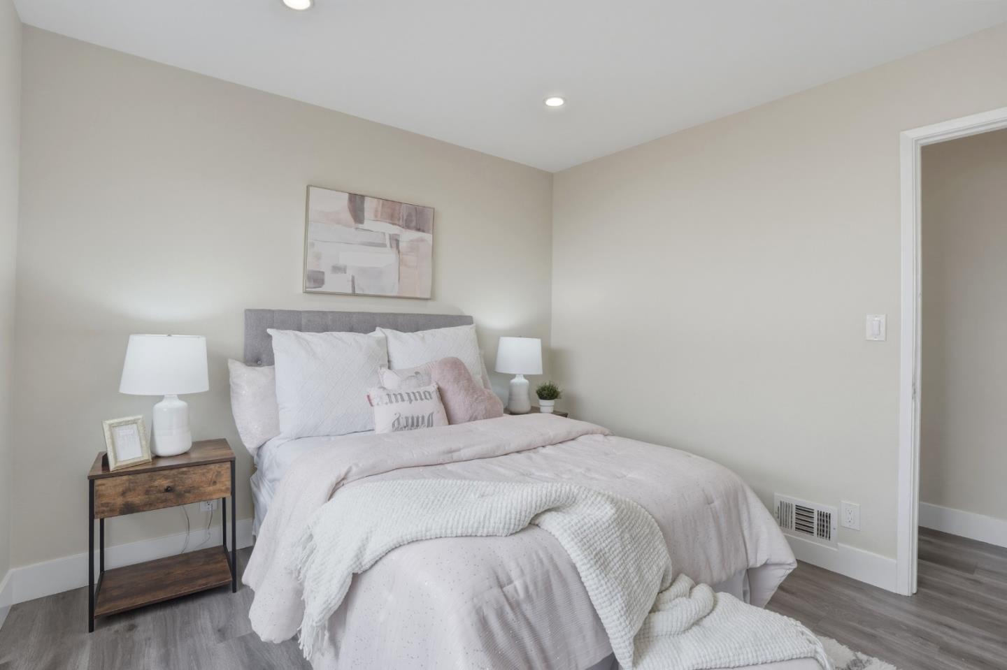 Detail Gallery Image 19 of 54 For 2115 Clarke Ave, East Palo Alto,  CA 94303 - 3 Beds | 1/1 Baths