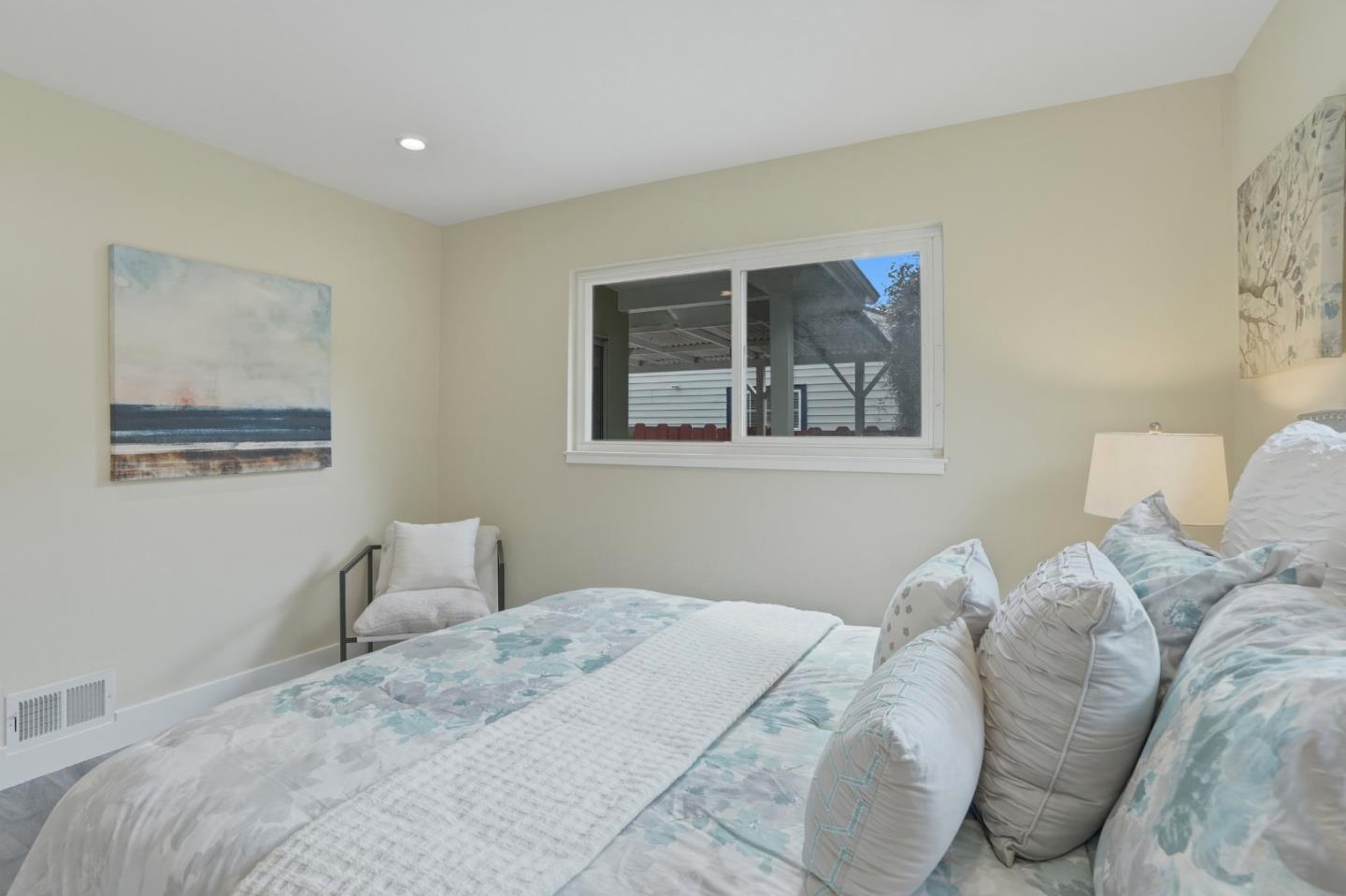 Detail Gallery Image 21 of 54 For 2115 Clarke Ave, East Palo Alto,  CA 94303 - 3 Beds | 1/1 Baths