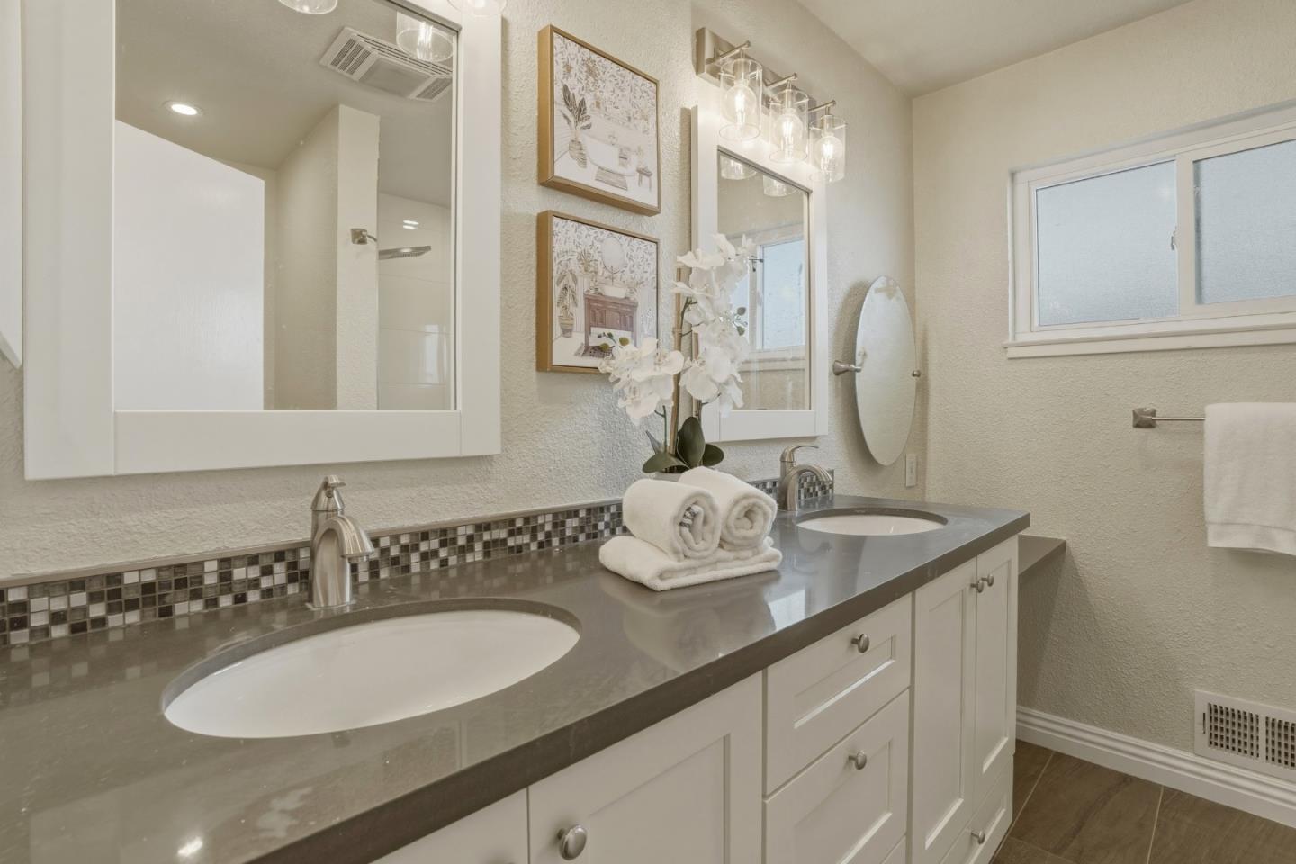 Detail Gallery Image 23 of 54 For 2115 Clarke Ave, East Palo Alto,  CA 94303 - 3 Beds | 1/1 Baths