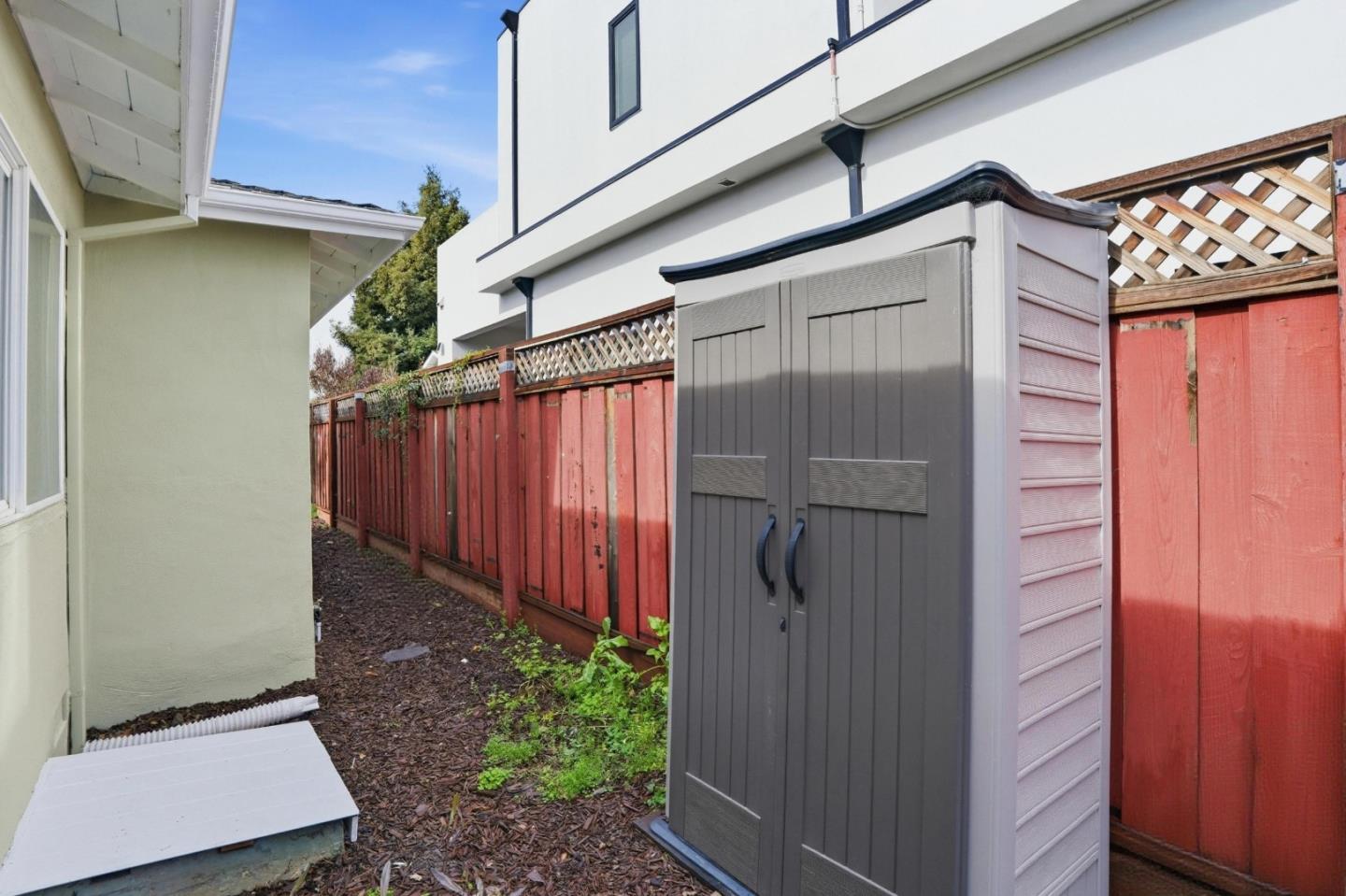 Detail Gallery Image 30 of 54 For 2115 Clarke Ave, East Palo Alto,  CA 94303 - 3 Beds | 1/1 Baths