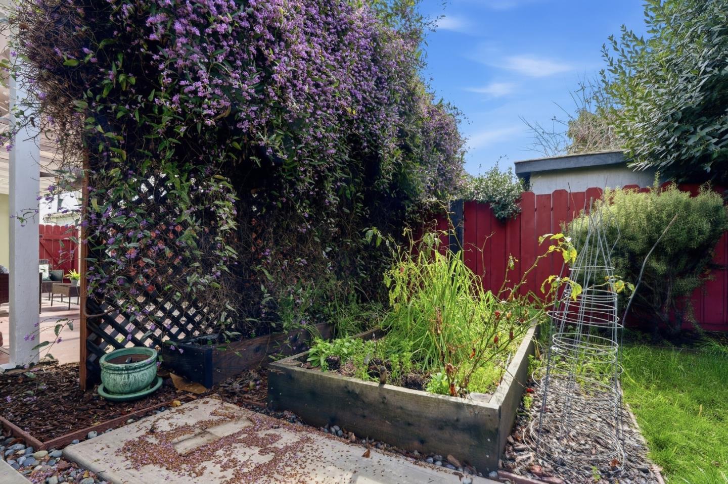 Detail Gallery Image 36 of 54 For 2115 Clarke Ave, East Palo Alto,  CA 94303 - 3 Beds | 1/1 Baths