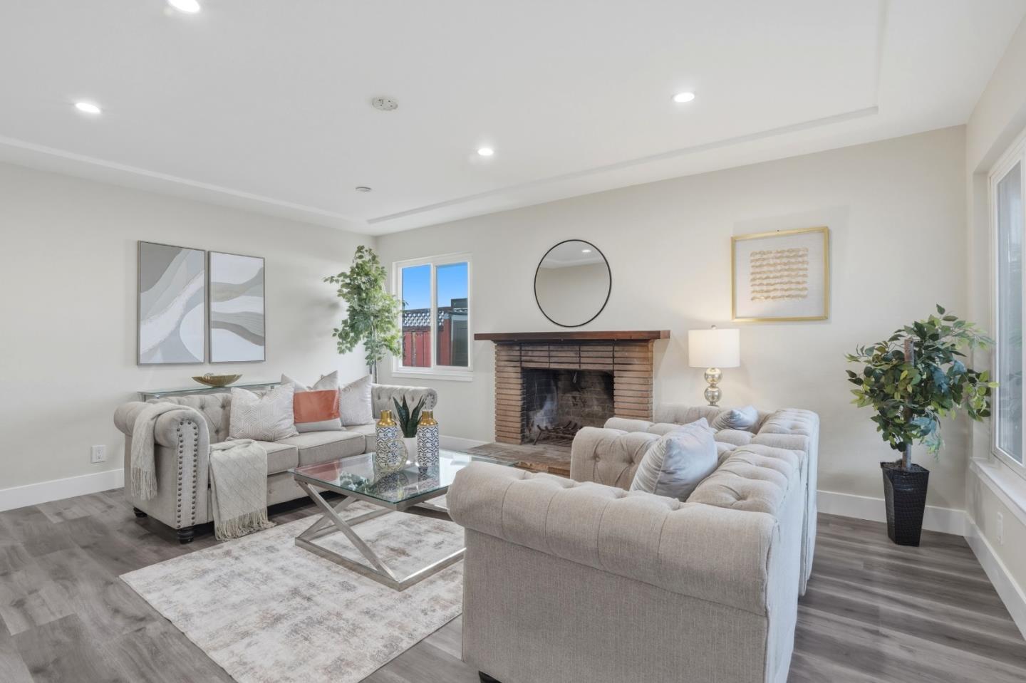 Detail Gallery Image 5 of 54 For 2115 Clarke Ave, East Palo Alto,  CA 94303 - 3 Beds | 1/1 Baths