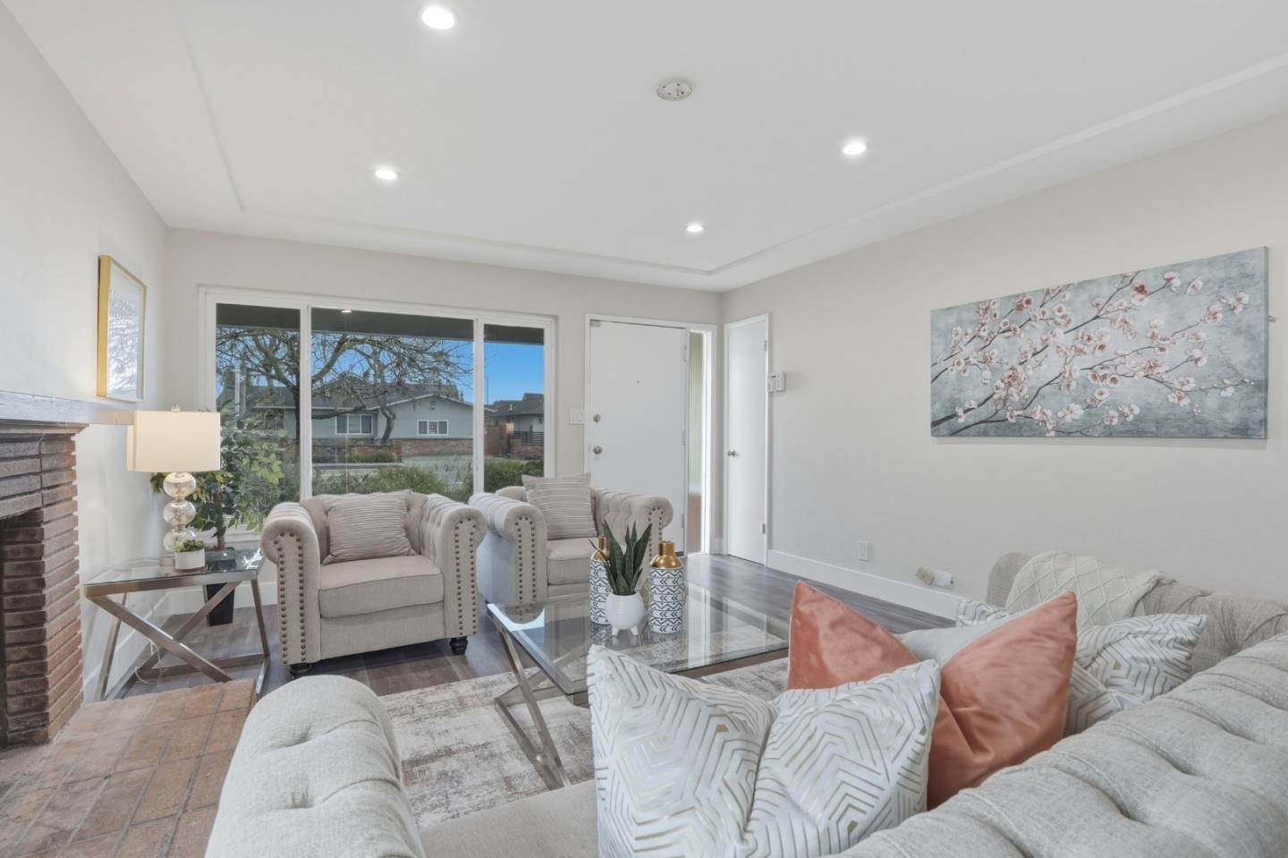 Detail Gallery Image 7 of 54 For 2115 Clarke Ave, East Palo Alto,  CA 94303 - 3 Beds | 1/1 Baths