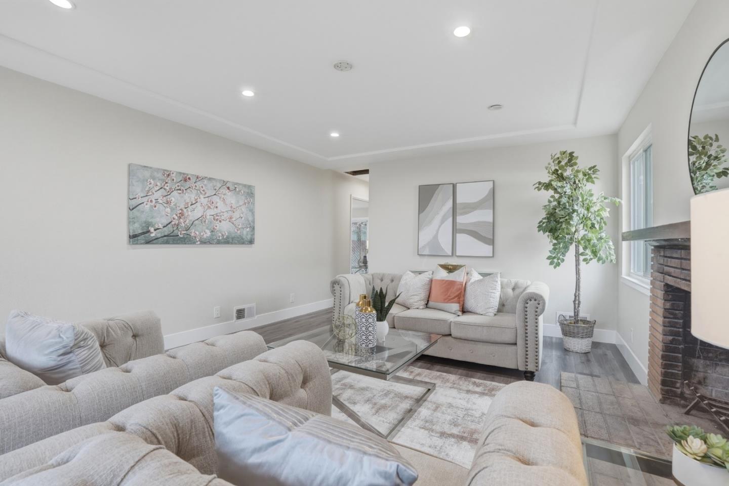 Detail Gallery Image 8 of 54 For 2115 Clarke Ave, East Palo Alto,  CA 94303 - 3 Beds | 1/1 Baths