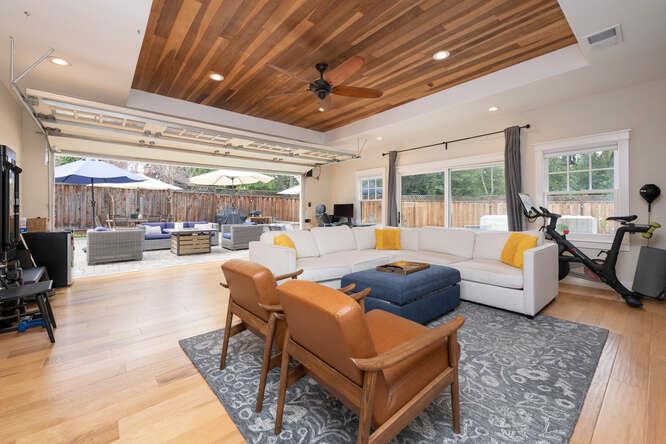 Detail Gallery Image 22 of 38 For 2258 Howard Ave, San Carlos,  CA 94070 - 3 Beds | 2/1 Baths