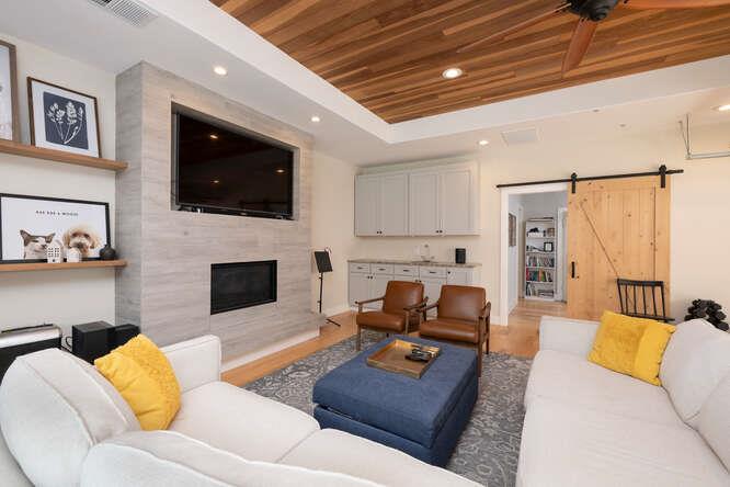 Detail Gallery Image 23 of 38 For 2258 Howard Ave, San Carlos,  CA 94070 - 3 Beds | 2/1 Baths