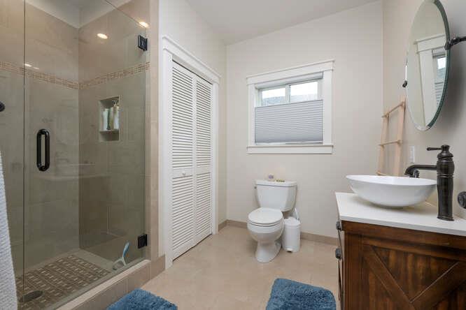 Detail Gallery Image 25 of 38 For 2258 Howard Ave, San Carlos,  CA 94070 - 3 Beds | 2/1 Baths