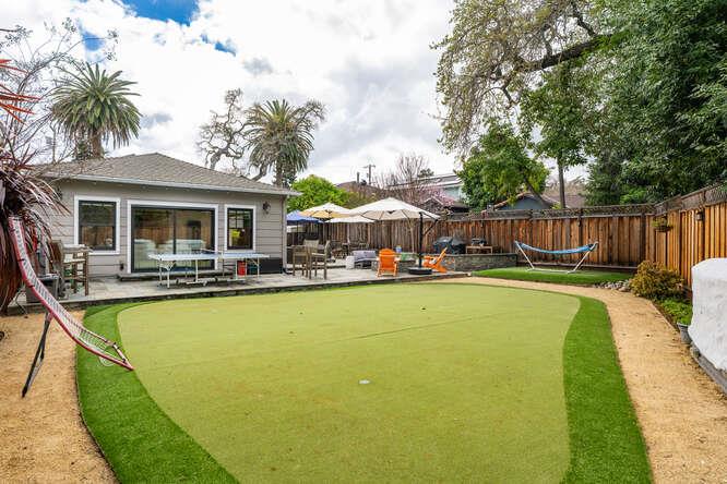 Detail Gallery Image 32 of 38 For 2258 Howard Ave, San Carlos,  CA 94070 - 3 Beds | 2/1 Baths