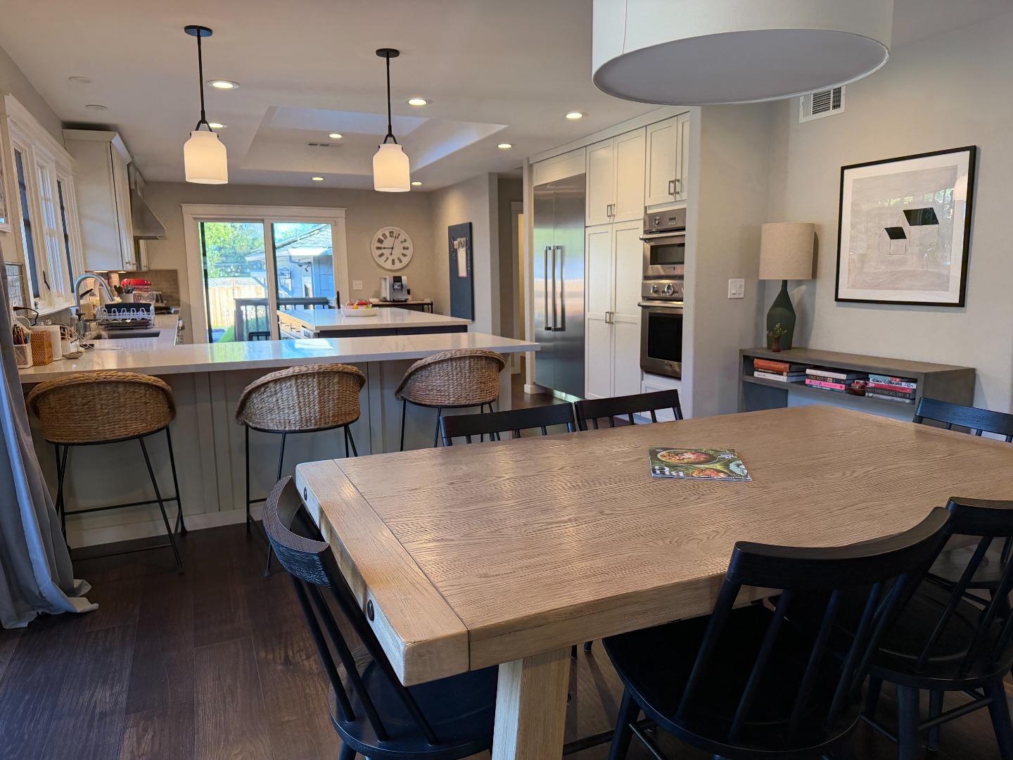 Detail Gallery Image 6 of 14 For 2258 Howard Ave, San Carlos,  CA 94070 - 3 Beds | 2/1 Baths