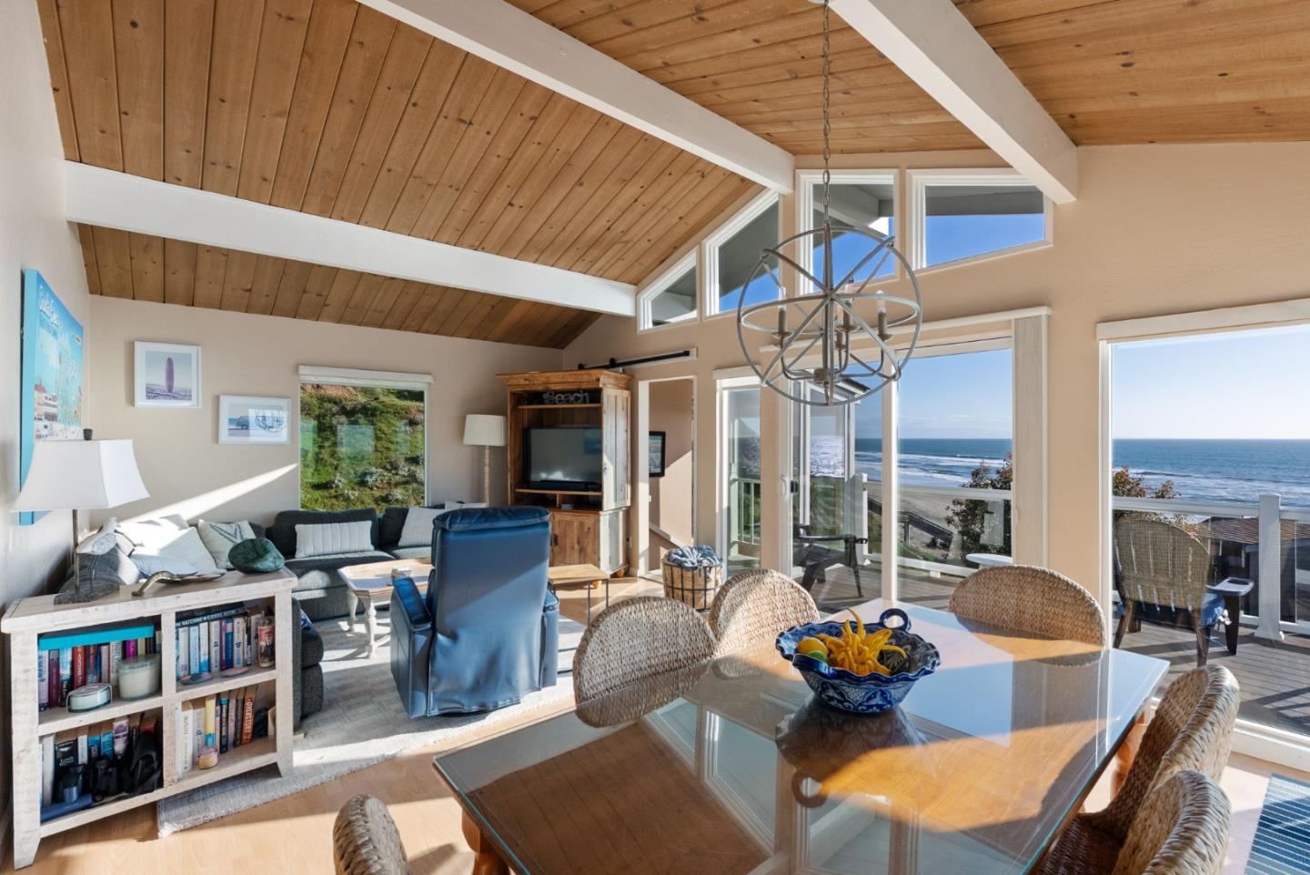 Detail Gallery Image 11 of 57 For 665 Sand Dollar Ln, Watsonville,  CA 95076 - 4 Beds | 3 Baths