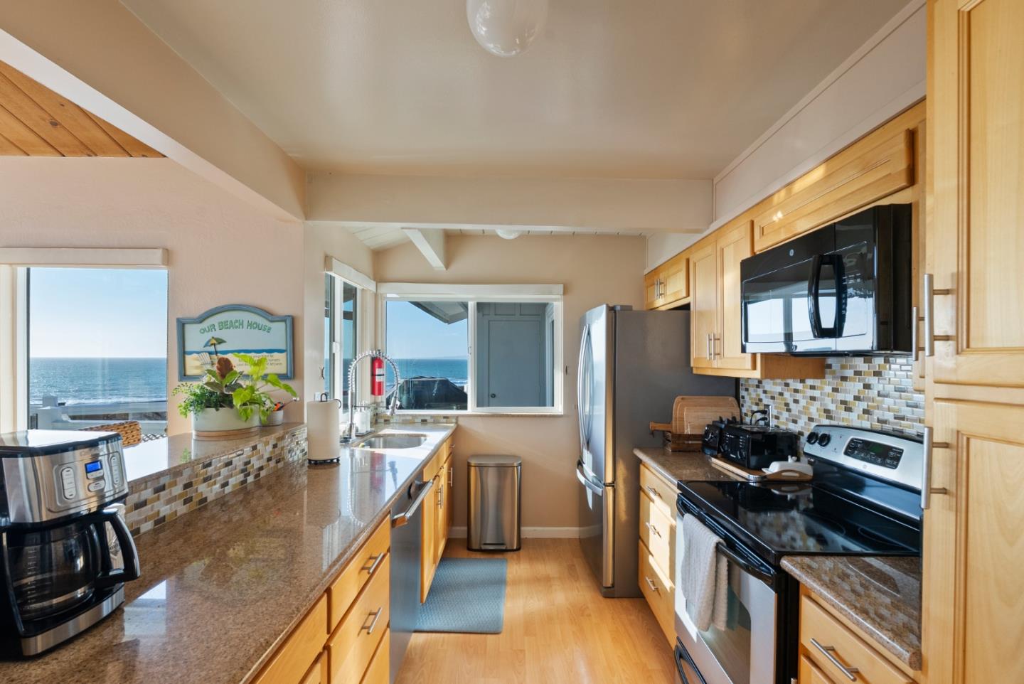 Detail Gallery Image 15 of 57 For 665 Sand Dollar Ln, Watsonville,  CA 95076 - 4 Beds | 3 Baths