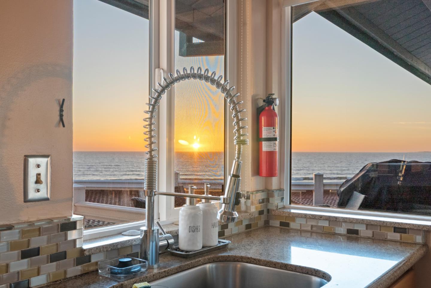 Detail Gallery Image 16 of 57 For 665 Sand Dollar Ln, Watsonville,  CA 95076 - 4 Beds | 3 Baths