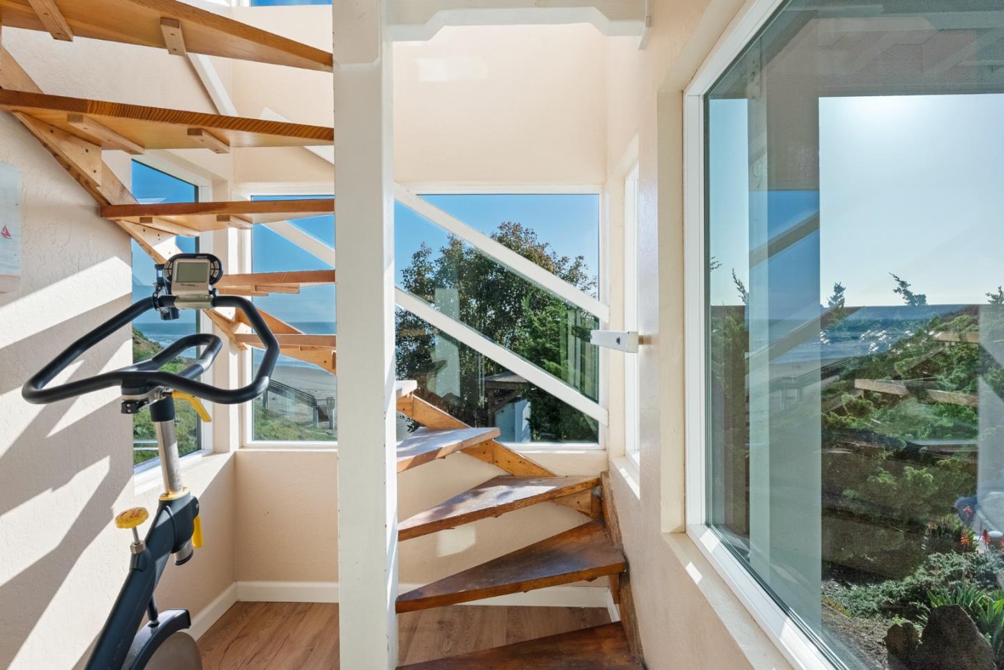 Detail Gallery Image 42 of 57 For 665 Sand Dollar Ln, Watsonville,  CA 95076 - 4 Beds | 3 Baths