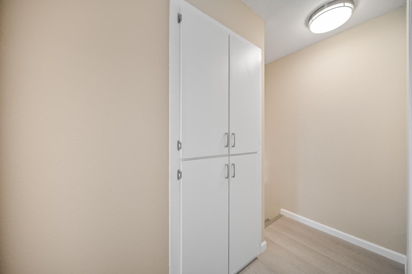 Detail Gallery Image 17 of 22 For 2697 Lone Bluff Way, San Jose,  CA 95111 - 2 Beds | 1/1 Baths