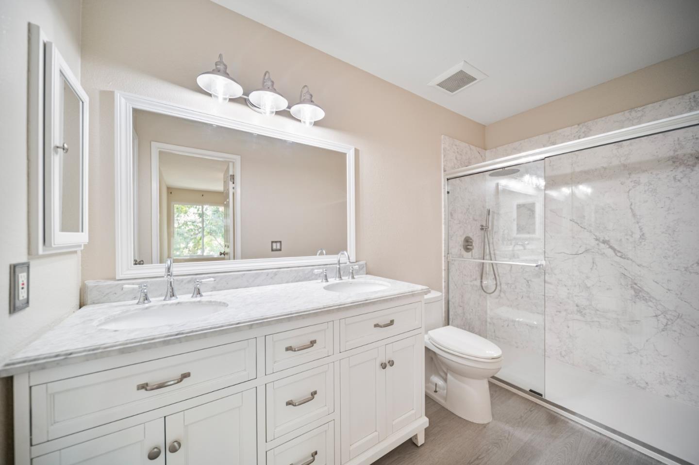 Detail Gallery Image 18 of 22 For 2697 Lone Bluff Way, San Jose,  CA 95111 - 2 Beds | 1/1 Baths