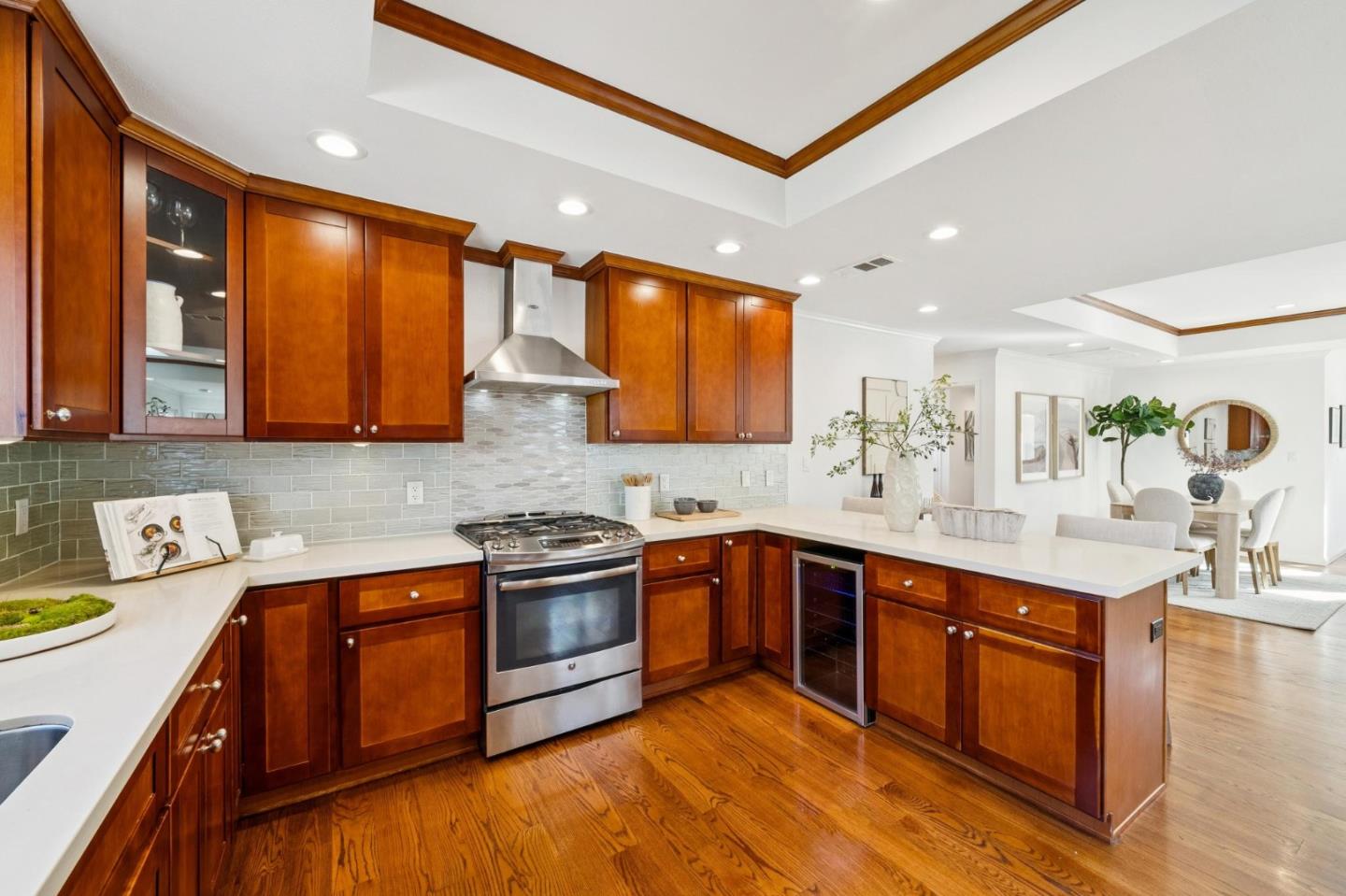 Detail Gallery Image 19 of 77 For 15146 Stratford Dr, San Jose,  CA 95124 - 3 Beds | 3 Baths