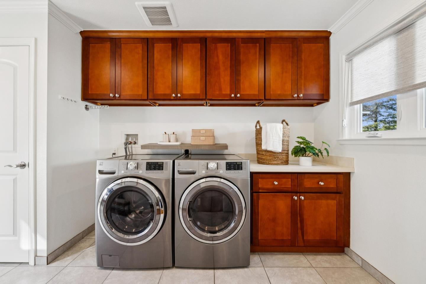 Detail Gallery Image 46 of 77 For 15146 Stratford Dr, San Jose,  CA 95124 - 3 Beds | 3 Baths