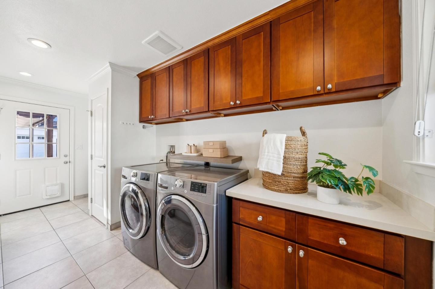 Detail Gallery Image 47 of 77 For 15146 Stratford Dr, San Jose,  CA 95124 - 3 Beds | 3 Baths