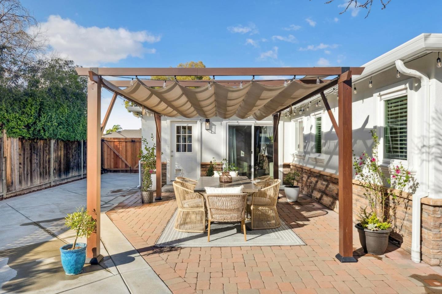 Detail Gallery Image 53 of 77 For 15146 Stratford Dr, San Jose,  CA 95124 - 3 Beds | 3 Baths