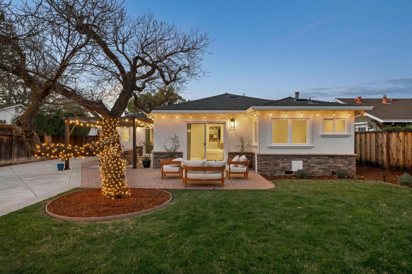 Detail Gallery Image 59 of 77 For 15146 Stratford Dr, San Jose,  CA 95124 - 3 Beds | 3 Baths