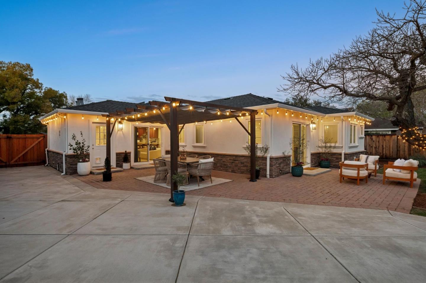 Detail Gallery Image 62 of 77 For 15146 Stratford Dr, San Jose,  CA 95124 - 3 Beds | 3 Baths