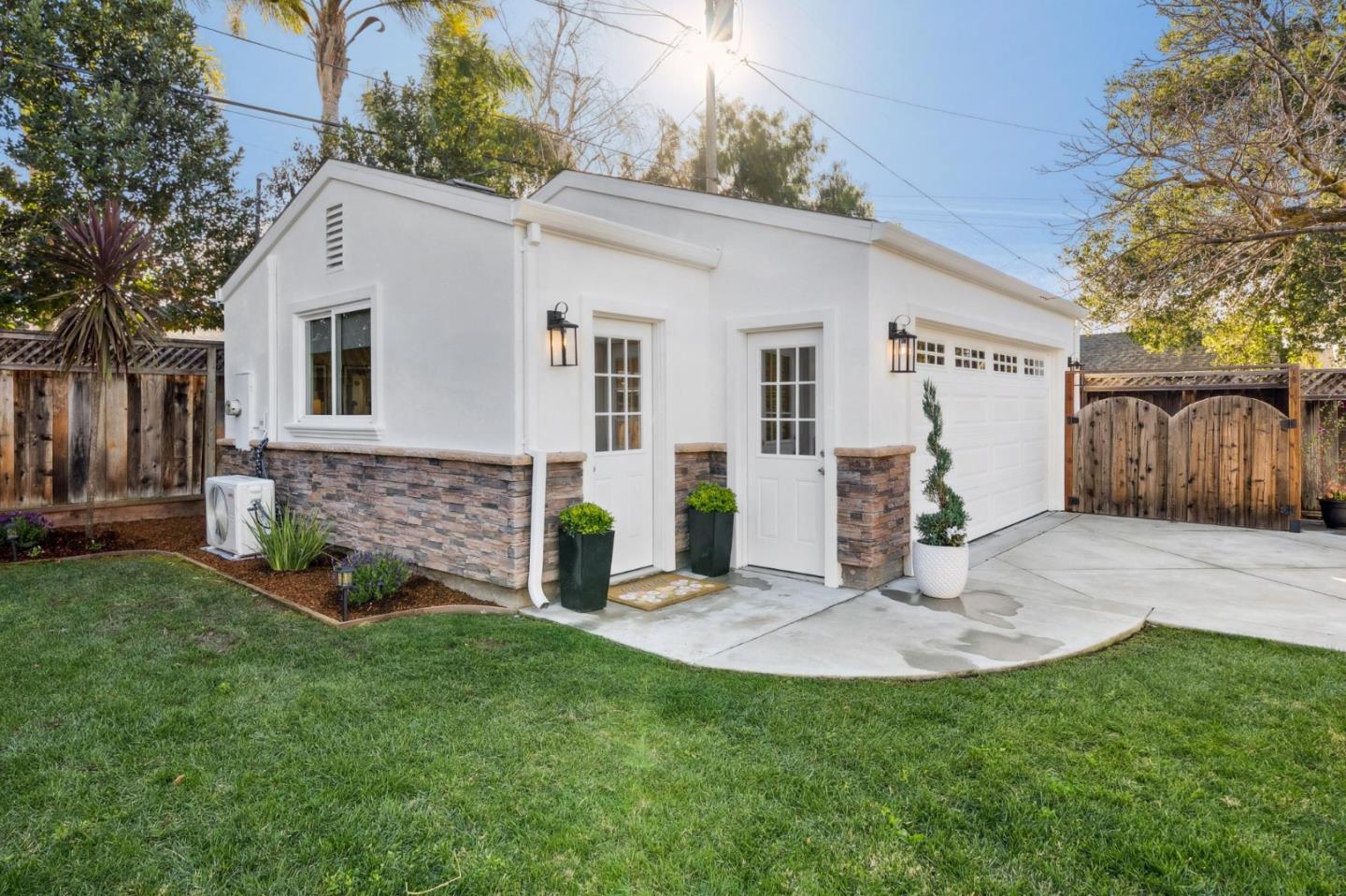 Detail Gallery Image 63 of 77 For 15146 Stratford Dr, San Jose,  CA 95124 - 3 Beds | 3 Baths