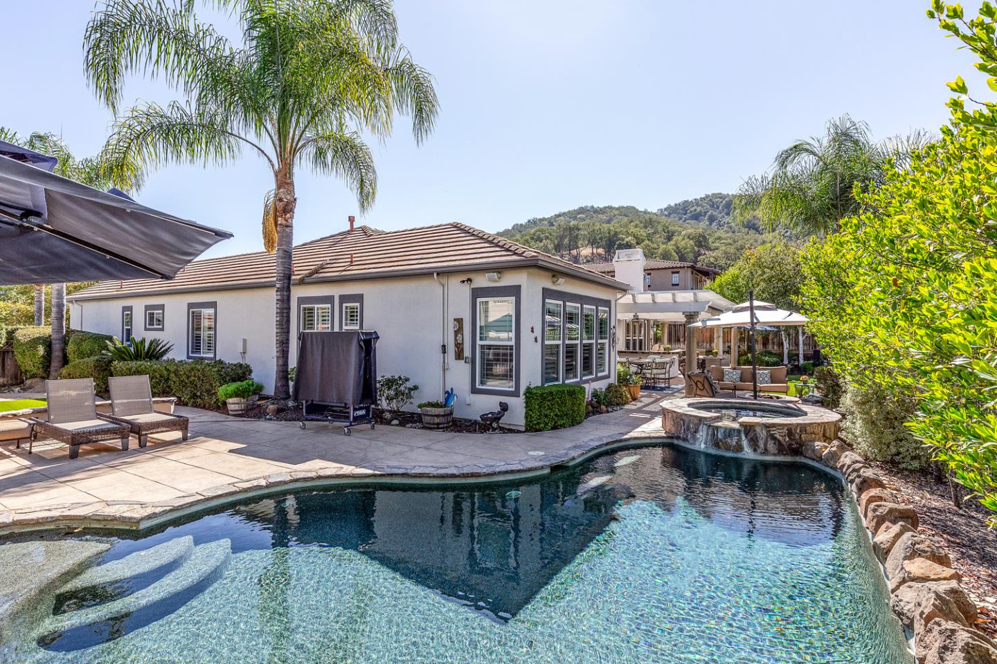 Detail Gallery Image 3 of 8 For 7341 Old Toms Ct, Gilroy,  CA 95020 - 4 Beds | 2/1 Baths