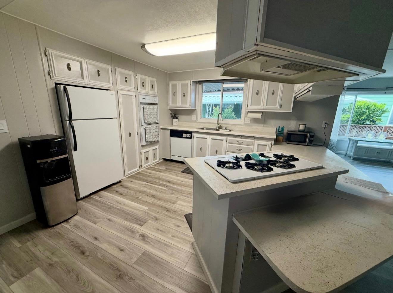 Detail Gallery Image 6 of 13 For 6130 Monterey Rd #201,  San Jose,  CA 95138 - 2 Beds | 2 Baths