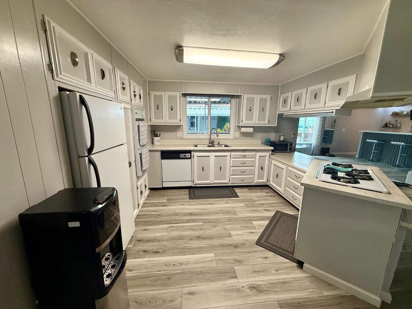 Detail Gallery Image 7 of 13 For 6130 Monterey Rd #201,  San Jose,  CA 95138 - 2 Beds | 2 Baths