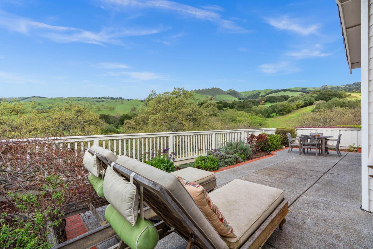 Detail Gallery Image 4 of 40 For 9008 Village View Dr, San Jose,  CA 95135 - 2 Beds | 2/1 Baths