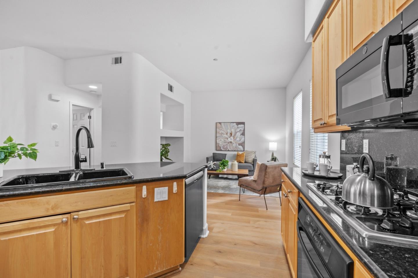 Detail Gallery Image 6 of 30 For 839 Harmony Pl, Milpitas,  CA 95035 - 4 Beds | 3/1 Baths