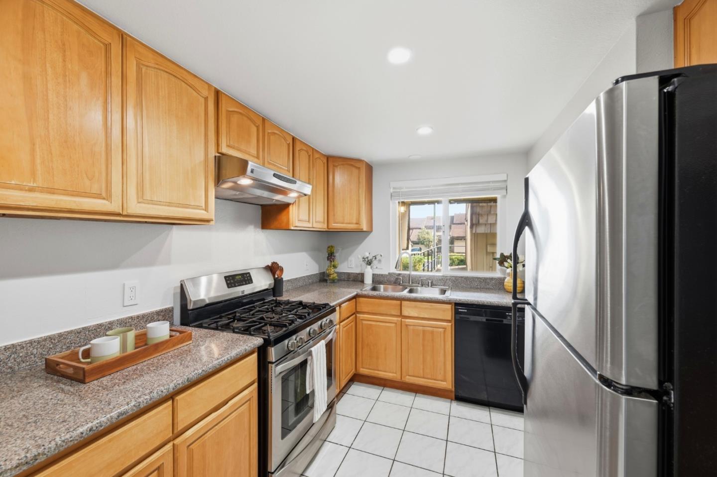 Detail Gallery Image 10 of 36 For 2728 Kilconway Ln, South San Francisco,  CA 94080 - 2 Beds | 1/1 Baths