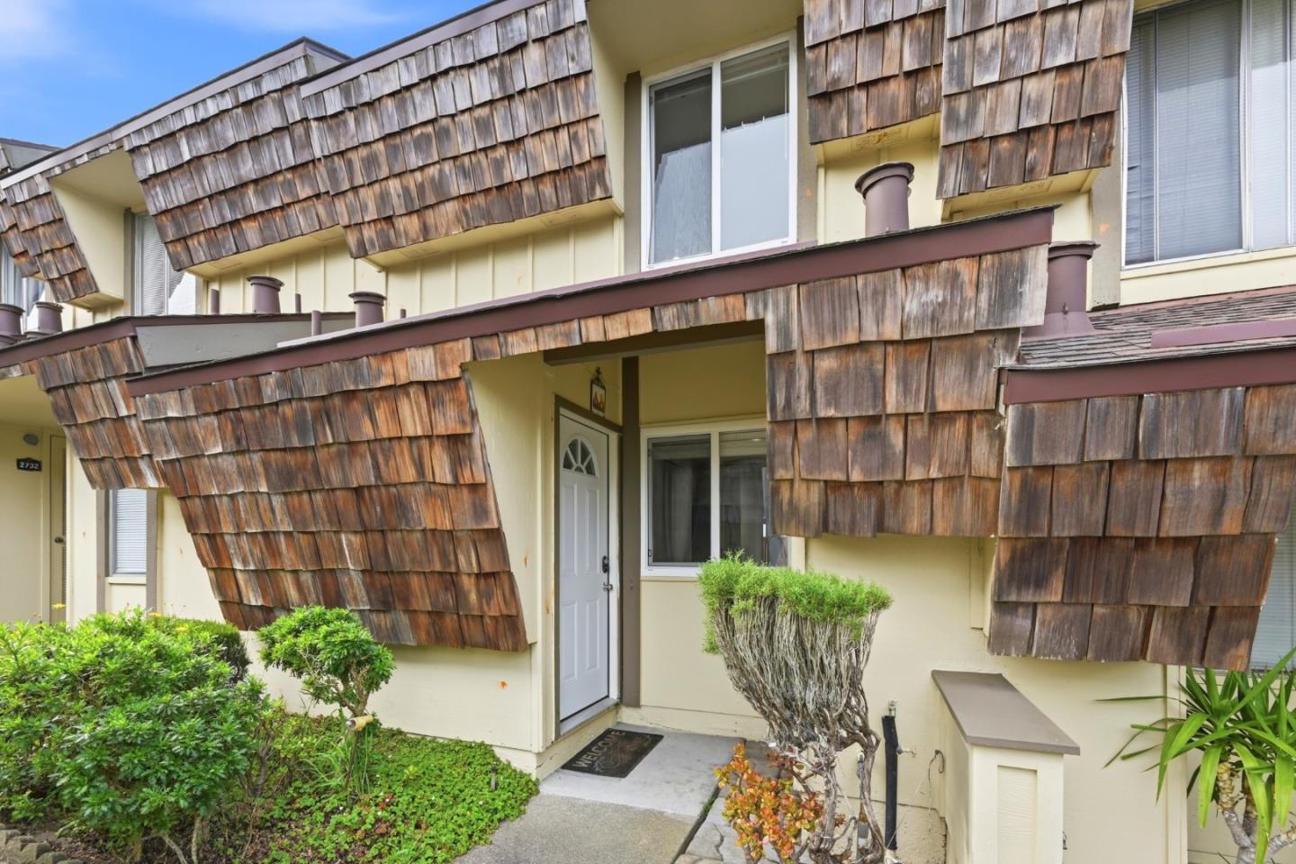 Detail Gallery Image 2 of 36 For 2728 Kilconway Ln, South San Francisco,  CA 94080 - 2 Beds | 1/1 Baths