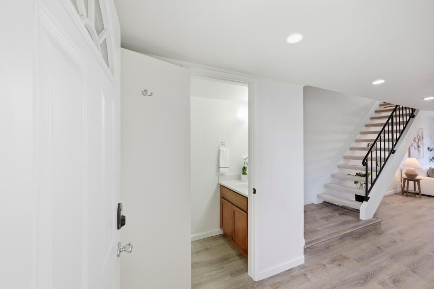 Detail Gallery Image 4 of 36 For 2728 Kilconway Ln, South San Francisco,  CA 94080 - 2 Beds | 1/1 Baths