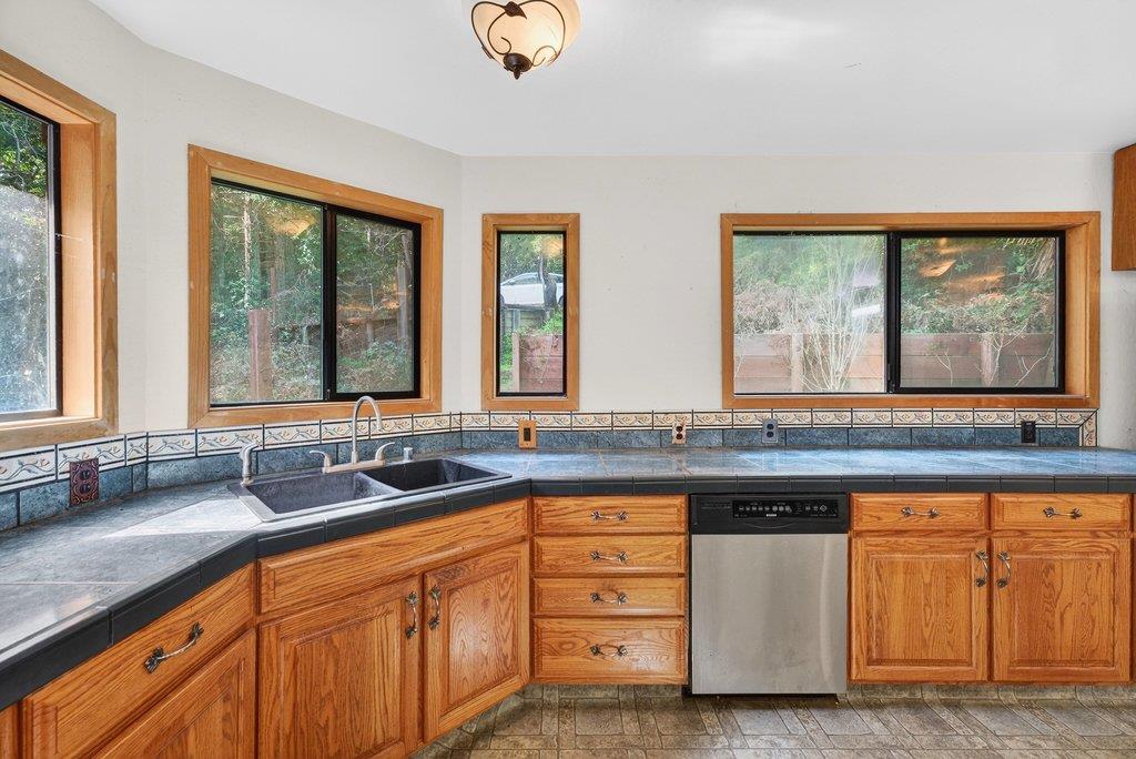 Detail Gallery Image 10 of 32 For 13033 Lompico Rd, Felton,  CA 95018 - 2 Beds | 2 Baths