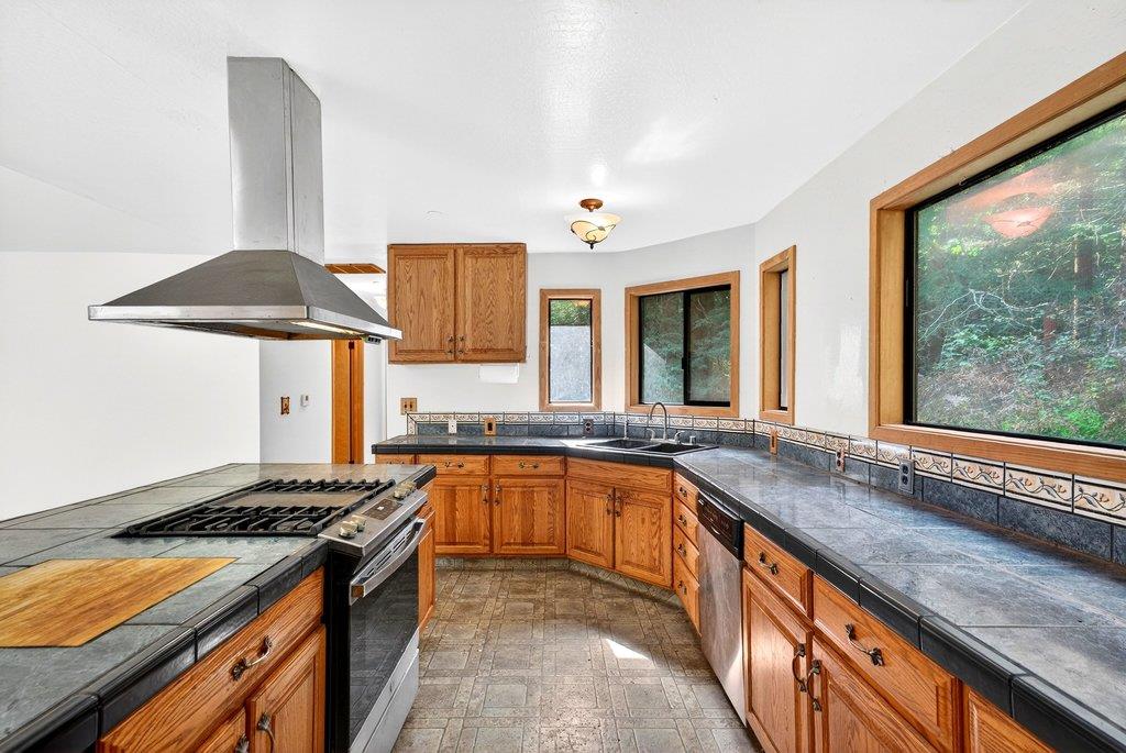 Detail Gallery Image 11 of 32 For 13033 Lompico Rd, Felton,  CA 95018 - 2 Beds | 2 Baths