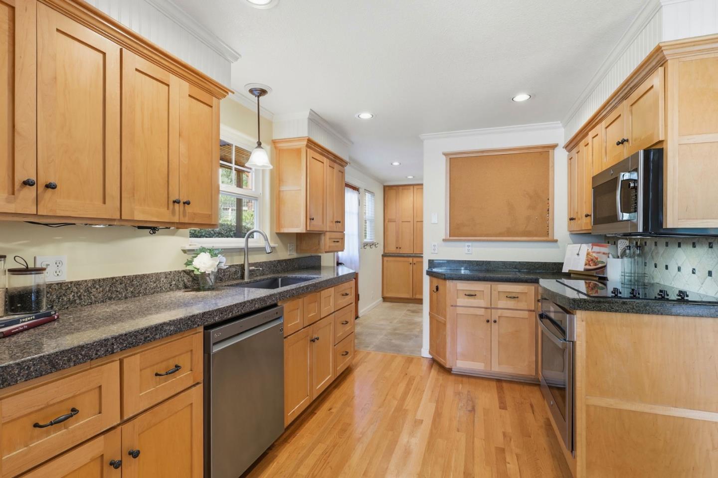 Detail Gallery Image 8 of 43 For 285 Arnold Ave, Ben Lomond,  CA 95005 - 3 Beds | 2 Baths