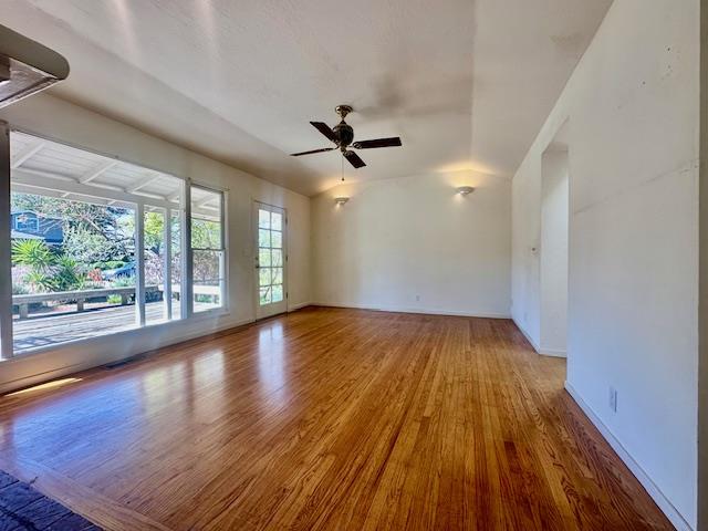 Detail Gallery Image 13 of 28 For 15758 Longwood Dr, Los Gatos,  CA 95032 - 4 Beds | 3/1 Baths