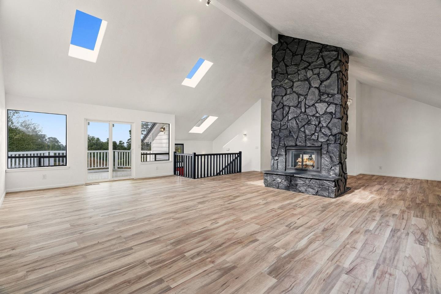 Detail Gallery Image 8 of 58 For 607 Saint Andrews Dr, Aptos,  CA 95003 - 4 Beds | 2/1 Baths