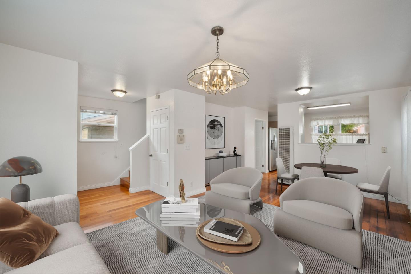 Detail Gallery Image 7 of 25 For 10510 East Ct, Oakland,  CA 94603 - 4 Beds | 1/1 Baths