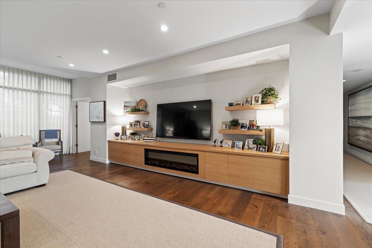 Detail Gallery Image 4 of 27 For 20 W 3rd Ave #202,  San Mateo,  CA 94402 - 2 Beds | 2/1 Baths