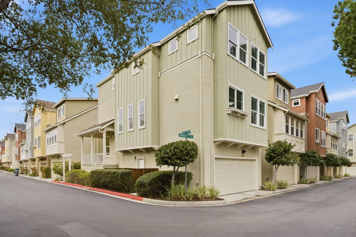 Detail Gallery Image 3 of 54 For 314 Lavender Dr, Mountain View,  CA 94041 - 3 Beds | 2/1 Baths