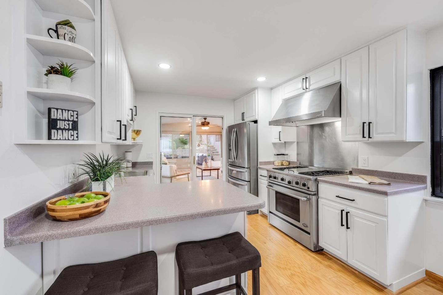 Detail Gallery Image 10 of 61 For 1536 Valdez Way, Pacifica,  CA 94044 - 3 Beds | 2 Baths