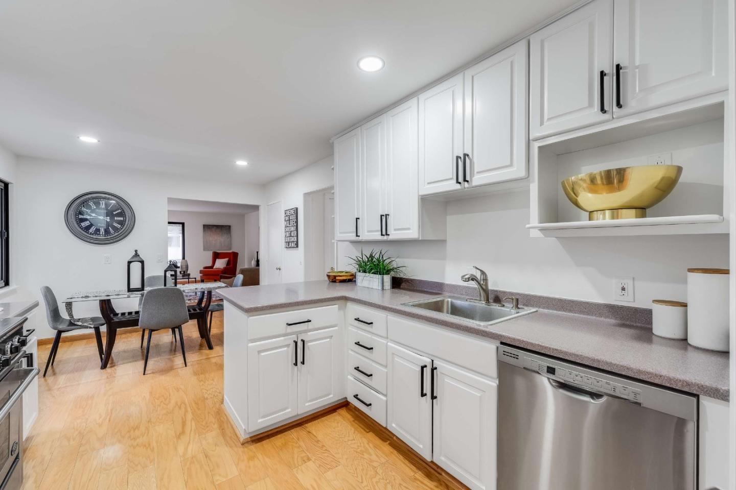 Detail Gallery Image 12 of 61 For 1536 Valdez Way, Pacifica,  CA 94044 - 3 Beds | 2 Baths