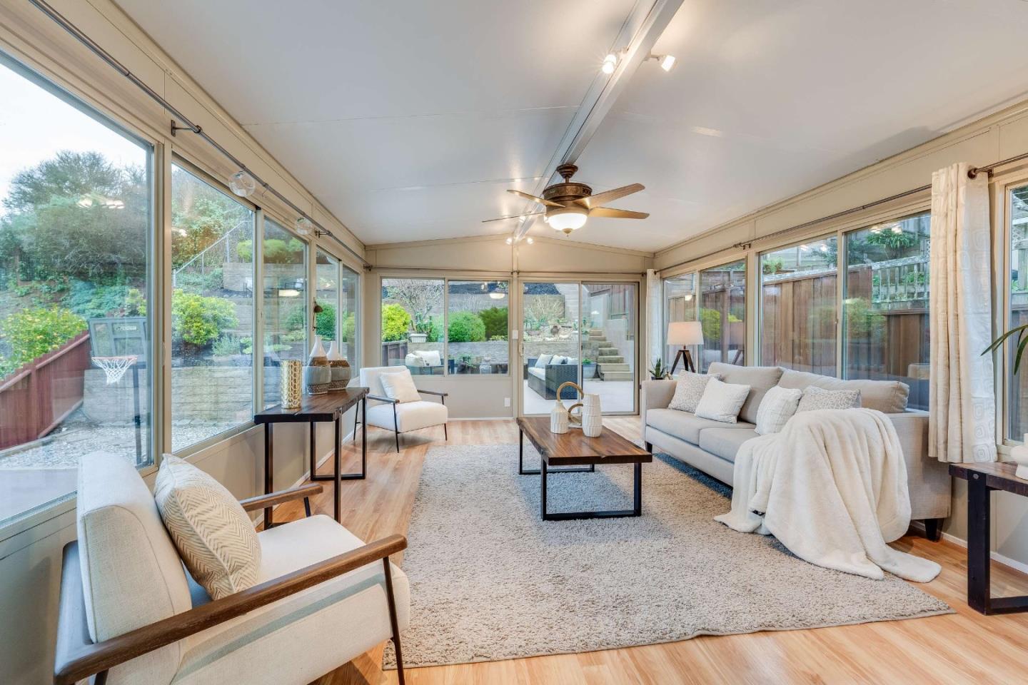 Detail Gallery Image 13 of 61 For 1536 Valdez Way, Pacifica,  CA 94044 - 3 Beds | 2 Baths